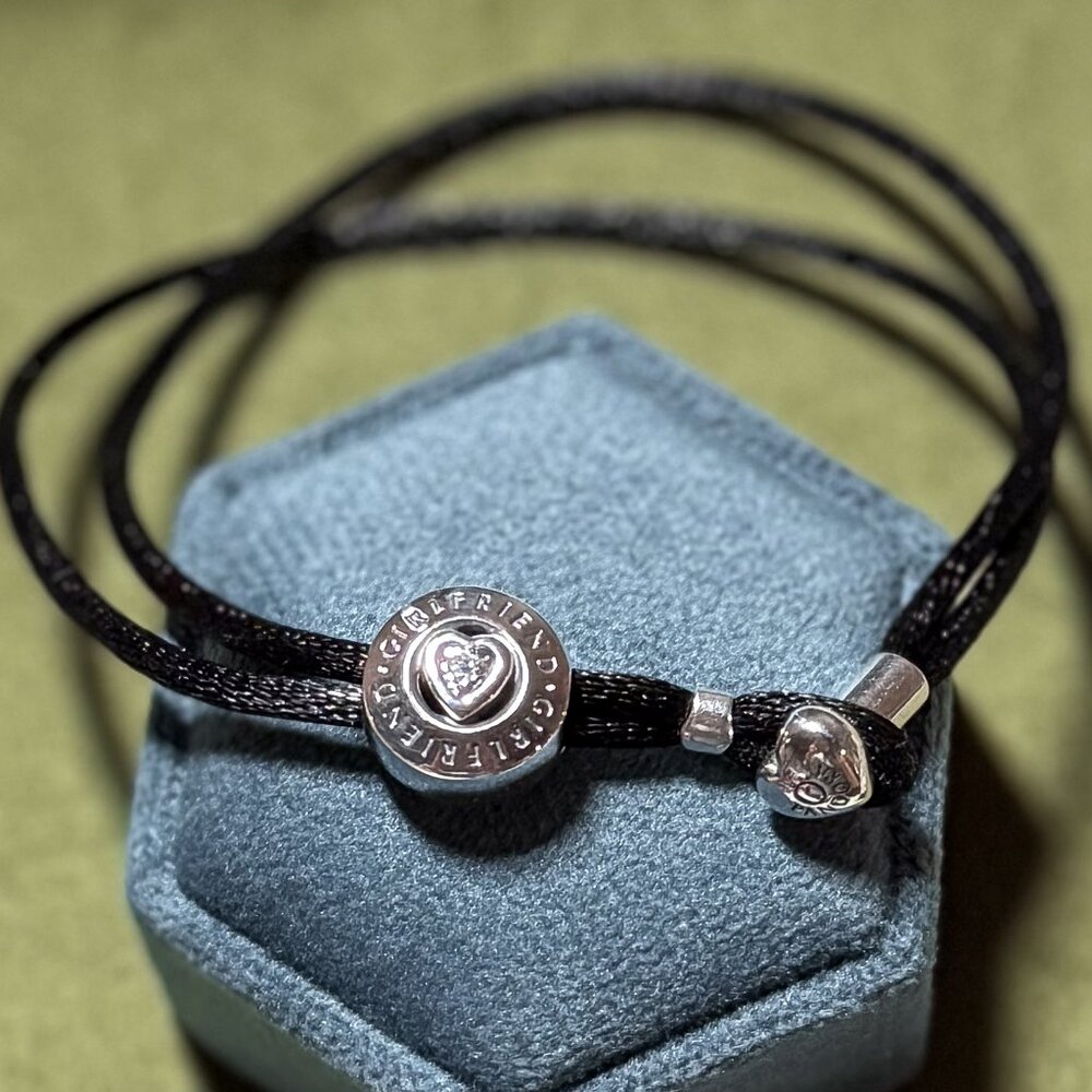 Brand NEW Limited-EditiPandora Silk Cord Bracelet with Girlfriend Heart CZ Charm